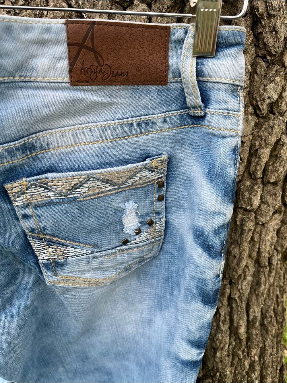 ⭐️Ariya Jeans in size 9/10